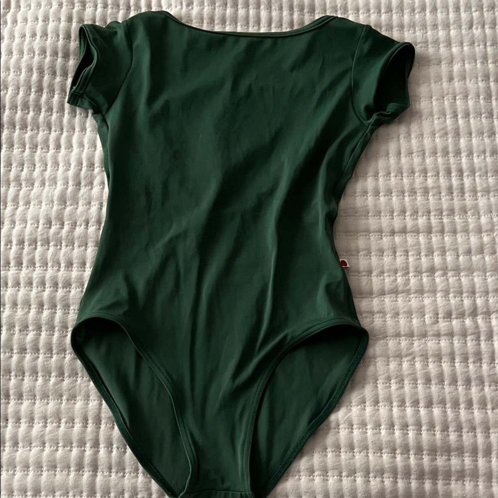 Yumiko Sofiane cap sleeve leotard